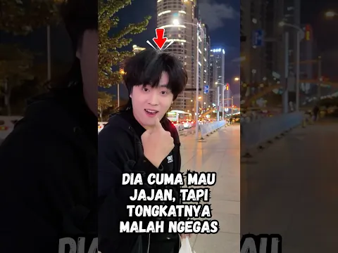 Dia Cuma Mau Jajan, Tapi Tongkatnya Malah Ngegas. #shorts