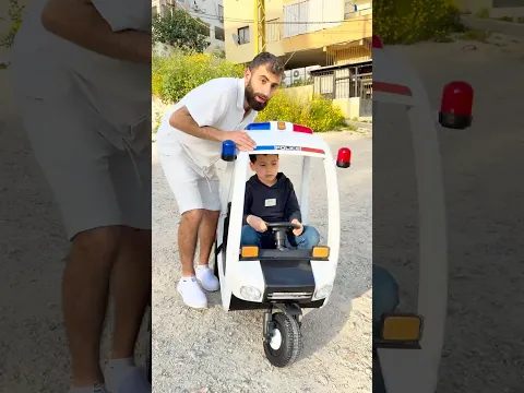 بنت صغيرة صنعت طيارة لعبة ✈️🚁