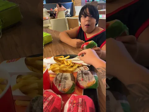 PEGUEI BATATA FRITA DO MEU IRMÃO E OLHA O QUE ELE FEZ