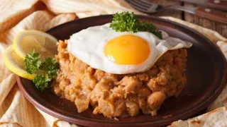 طريقة عمل الفول المدمس بالبيض فى دقيقة واحدة👑😘شيف فى المطبخ #اكسبلور #cooking #comedy #shorts #short