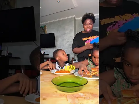 não deu comida a mamãe 🥺mais levou uma lição inesperada  #curiosidades #ahorts