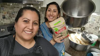 Preparando Tamales De Dulce Para Las Mañanitas De La Virgen