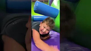 Vlog at pump it up! Great neck!bouncy house
