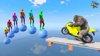 لقطات مضحكة غوريلا يسقط سبايدرمان ملون لعبة GTA 5   Water Ragdolls GORILLA VS Colourful SPIDERMAN