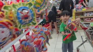Tin đi siêu thị mua lồng đèn trung thu ❤