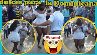 EL DULCERO BAILARIN INVITO A BAILAR A UNA DOMINICANA