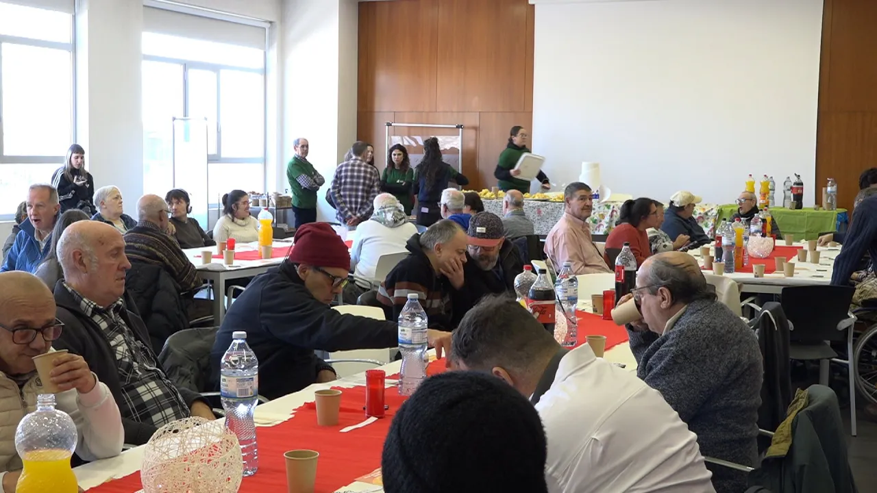 La Fundació l’Esguard celebra el tradicional dinar de Nadal, que va haver d’ajornar