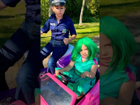 No littering 🚯 Good Habits for kids #pretendpolice#disgust #learning @elizabethandbriceida