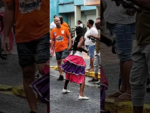 🏝️ Elle danse au carnaval 🌞 #shorts #dance #carnival