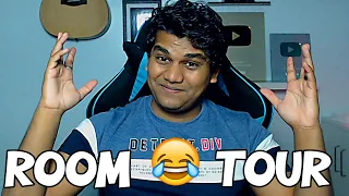 What's in My Background? (Room Tour)