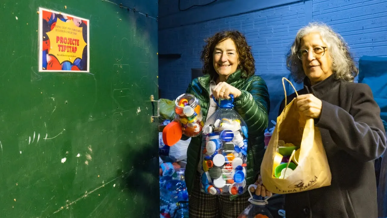 L’Associació Tipitap de Tona busca com donar sortida a les més de dues tones de taps que té guardats