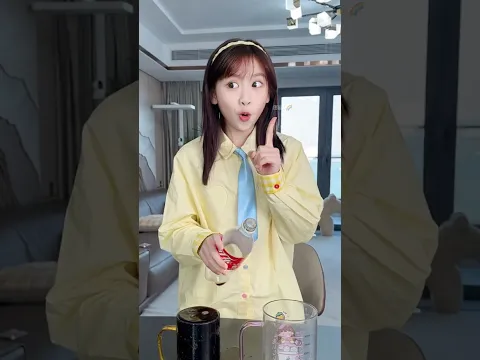 姐姐用可乐坑妹妹，真相竟然是……|Sister Tricks Younger Sibling with Coke... The Shocking Truth REVEALED!#shorts