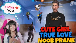 Random Noob Prank With Cute Girl -- Lone Wolf मे आ गया V Badge Youtuber 😍 Garena Free Fire 🔥