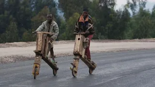 Congo's wooden taxis 'Chukudu' still a favoured means of transport