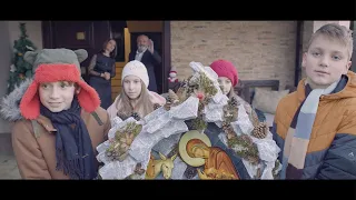 Вечниот Бог - трета верзија со Антониа, Ламбе и Златно славејче