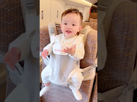 This Dad Survived a 2-Hour Metro Ride Giving a Baby Cabbage Was a Mistake