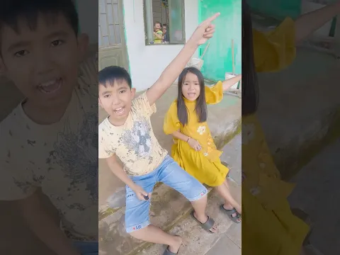 ACC - Cô bé bị bạn bè hắt hủi || The little girl was ostracized by her friends.