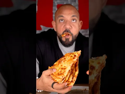 اكلتها في لقمة ولا لا 😂🍕 #food #s7s #اكسبلور # #سحس #foodie
