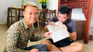 Vinh Tiền Lẻ | Lên Thăm Nhà Anh Dưỡng Và Ăn Mừng Nút Bạc.