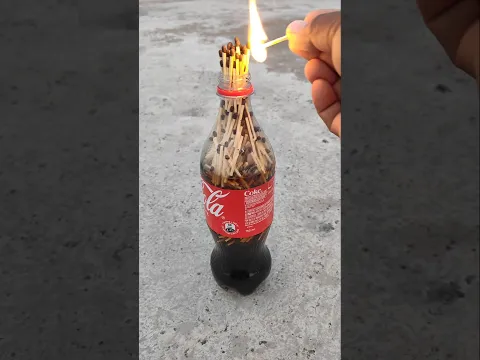 Coke Bottle Me Machis Jalate Hi Ye Kya Ho Gaya 😱🔥#ytshorts #Shorts