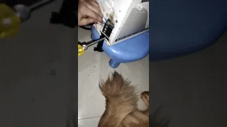 Adhi Raat Me Ladki Ne Kiya AC Repair || Girl Repairing Air conditioner At Night 🤔