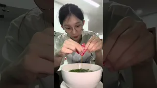 Anh đang thách tôi???