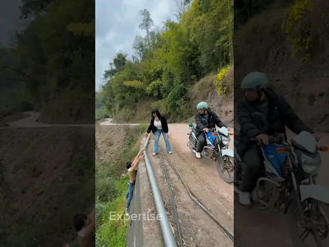 Humanity is still alive 💖 A kind motorcycle lady stops and helps the man, A good moment in life 🙏
