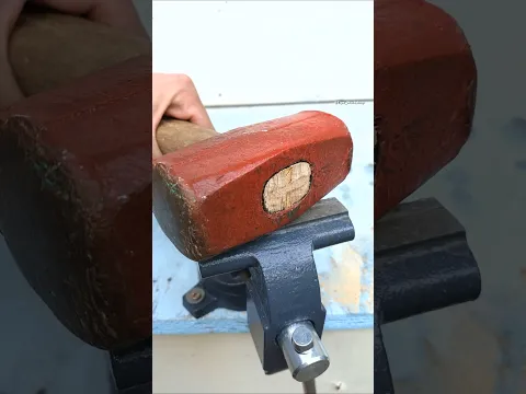Unique method of fitting the hammer handle so it never falls off #diy #woodworking #tips #tools