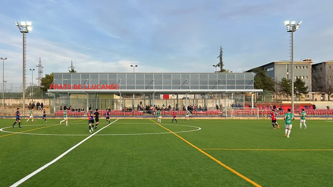 Tira endavant el projecte de coberta solar a la zona esportiva de Prats de Lluçanès