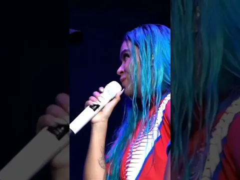Niña canta junto a Karol G en concierto de Costa Rica 😳💙🦋 #bichota #karolg #hazloviral #karolgfans
