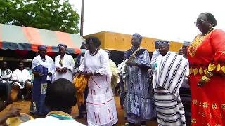 PAS DE DANSE DES REINES ET PRINCESSES DU YATENGA