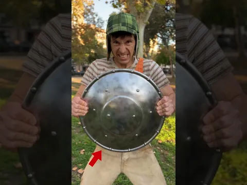 La batalla de fuerza entre dos hombres termina por… 😂# #elchavodel8 #elchavo #kiko #chaves #funny