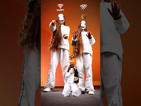 PLAYING ROBLOX WITH BAD WIFI BE LIKE  😵🛜