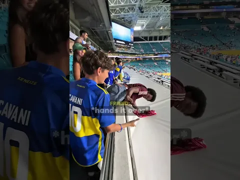 Bro got the selfie of a lifetime...(@mercedesroa)