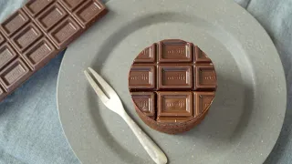 Round Chocolate Bar Chocolate Cake 丸い板チョコケーキ