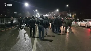 Алатау театры алдындағы дүрбелең