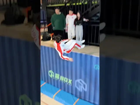 jumped 🦘in the trampoline park 🏞️  at the girl's request #shorts