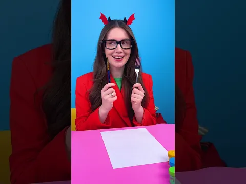 تحدي رسم الملاك VS الشيطان! 👼😈 مرح مع الأم والابنة #shorts