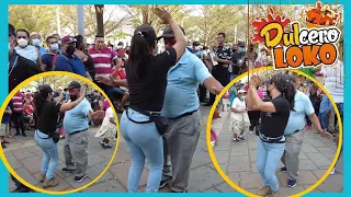 HERMOSA CHICA VINO A ENDULZAR LA TARDE BAILANDO CON ELMER EL DULCERO BAILARIN