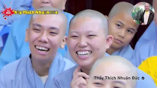 THẦY GIẢNG CÙNG ĐẠI CHÚNG TRONG CHÙA