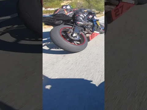 Yamaha R1M Trying to Catch Up With Yamaha R6