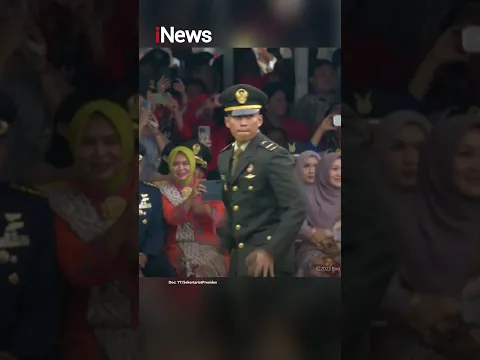 Merinding, Jokowi & Iriana Terkesima Lihat Yel-yel Sangar Perwira Remaja TNI-Polri #shorts