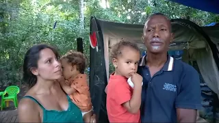 une famille et 3 enfants en détresse