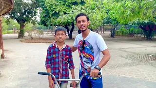 1 Minute me Bache ko Sikhaya Stunt 🔥😎 #saifbmx #bmx #cycle #stunt #challenge #originalcontent #fyp