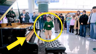 공용 피아노 발견한 아이의 믿을 수 없는 연주 ㅎㄷㄷ (김아인 at 인천국제공항)