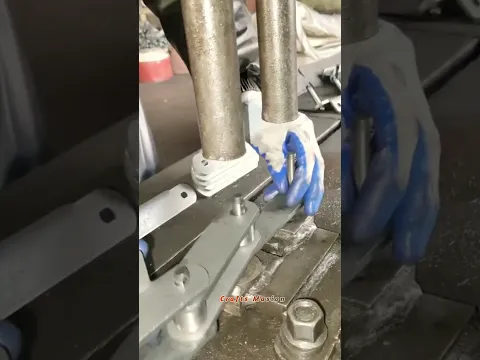 Opération de Presse à Emboutir Métallique à Grande Vitesse