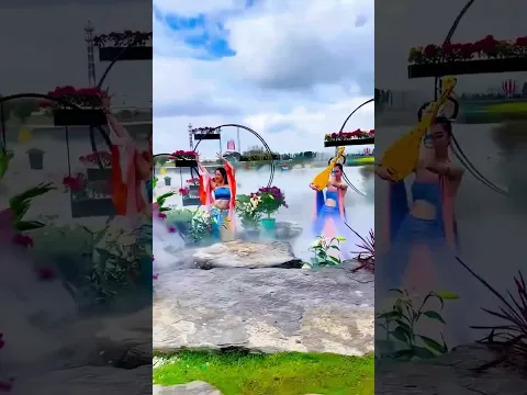 走進荷蘭花海，彷彿闖入歐式童話田園，千畝花田繁花層層疊疊，不同的四季花海輪番綻放，花開富貴， 美好奔你而來，滿目絢爛，賞花釋放心情，聞到花香味令你陶醉，沉浸式感受花海的治癒… #荷蘭花海#醉