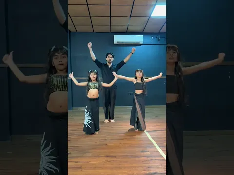 මේ කෙල්ලෝ නෑනේ මෙල්ල🙈😜 #oshanliyanage #dance #eppadisuham