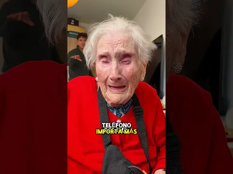 😭❤️ La abuelita que se disfrazaba cada día por amor