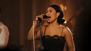 RAYE - Worth It (Live in London at Hilton on Park Lane) | Hilton Honors